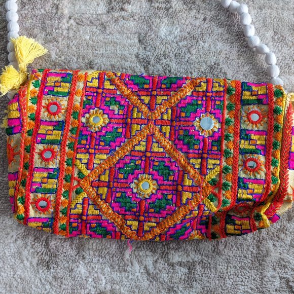 Vegan Boho Sling Bag - Yellow - Picture 2 of 4